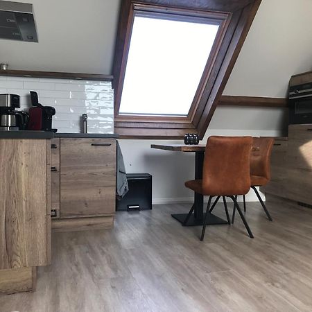 Ruim Appartement Met Sauna, Zuidstraat 125 In เวชต์คาเปลเล ภายนอก รูปภาพ